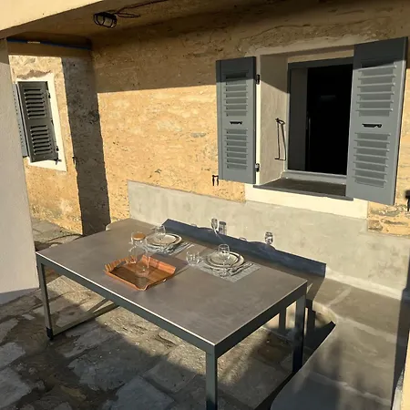 Appartement Dans Maison Typique Du Cap Corse *